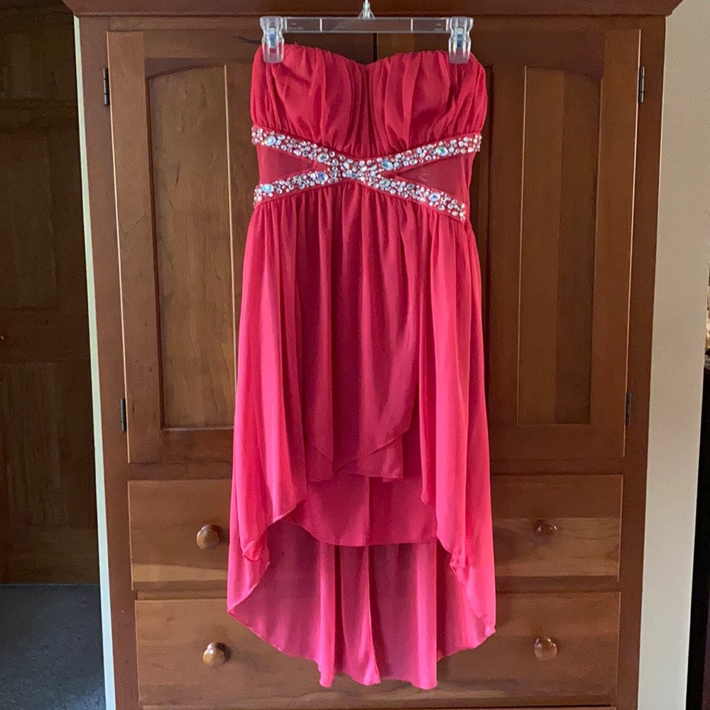 Gorgeous prom/semi formal dress